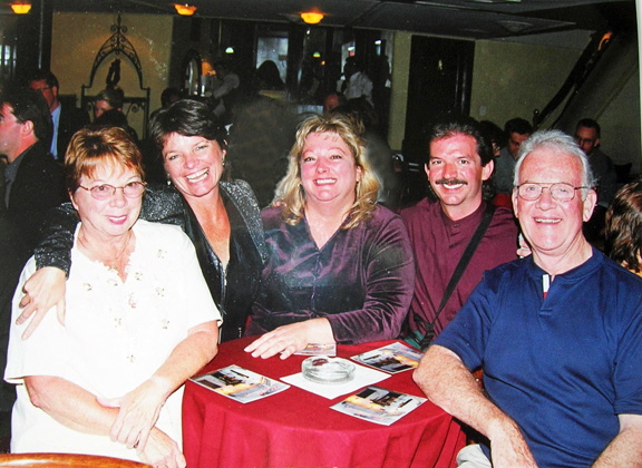 Mom-Phyllis-Cindy-in-Argentina-2001
